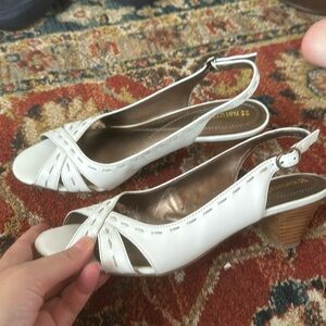 NWT Naturalizer leather slingback heels.  Size 9